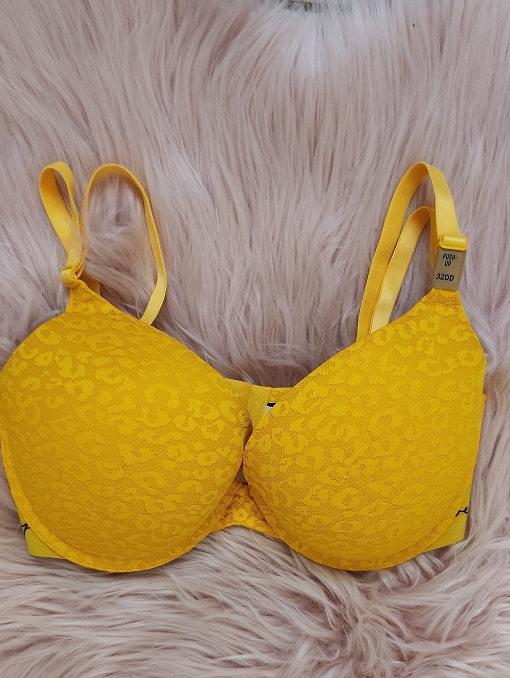 Brand New PINK VICTORIA'S SECRET WEAR EVERYWHERE PUSH-UP BRA-32DD